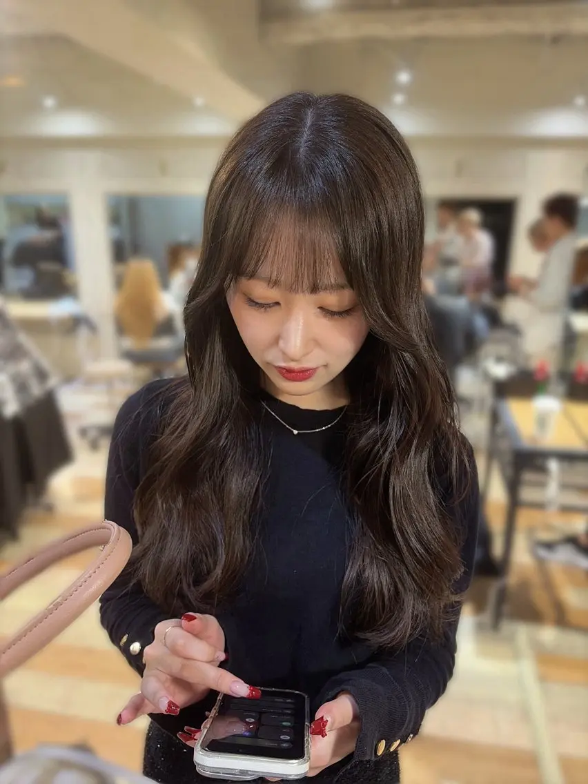 ロング ヘアカラー 💜🦋 COCONA🦋💜のヘアスタイル