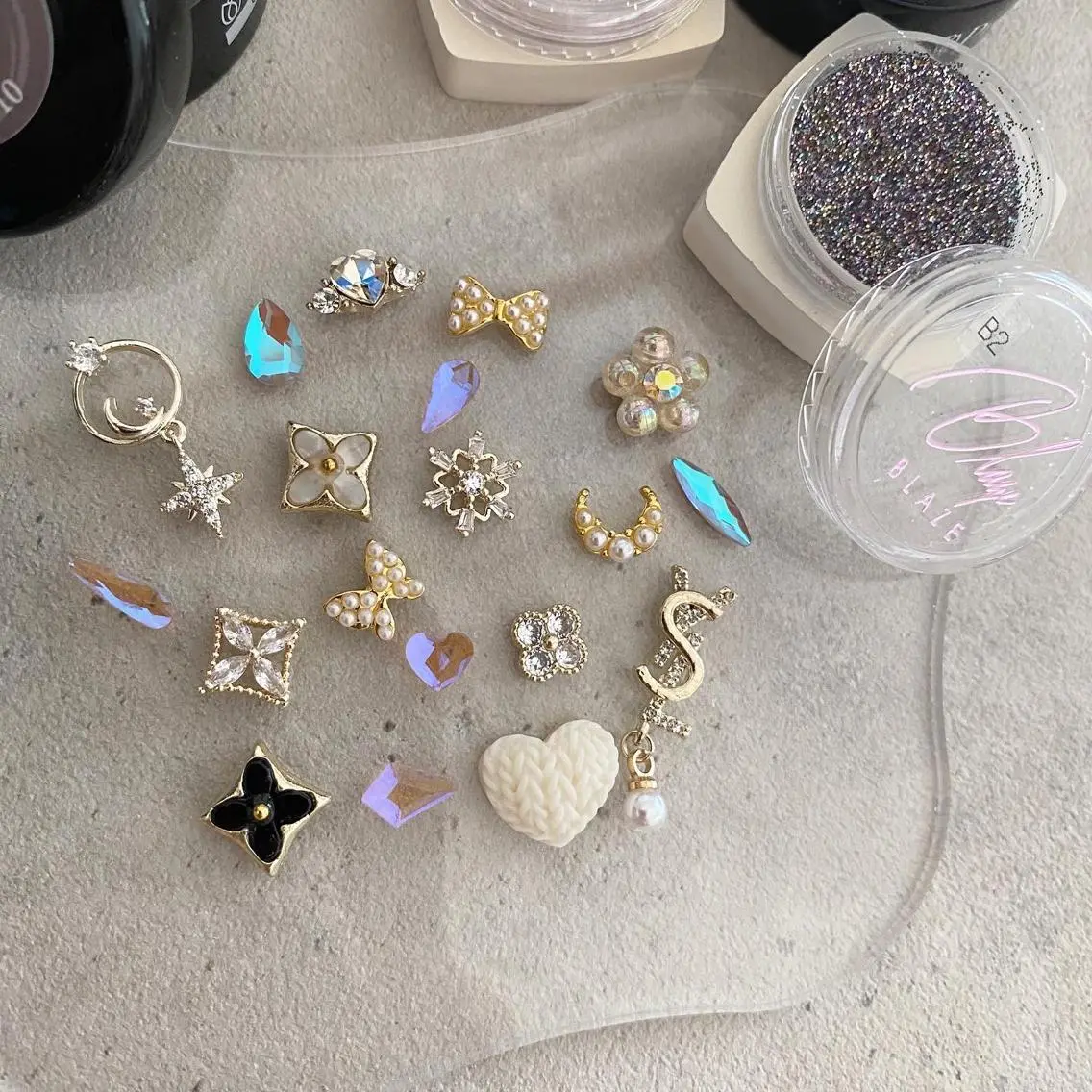 ネイル ジェルネイル 氷ネイル・うるうるネイル ニュアンスネイル ぷっくりネイル シンプルネイル aneu. -アヌ- 💅🫧reinaのネイルデザイン