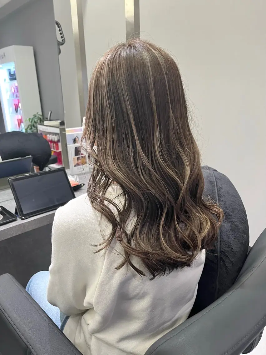 ロング カラー カット ヘアカラー ケアブリーチ 若杉圭大のヘアスタイル