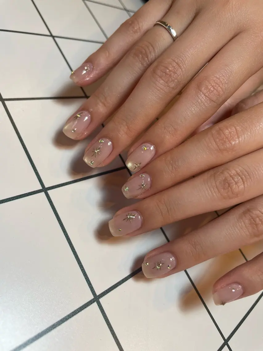 ネイル キラキラネイル マグネットネイル nail salon POPPYのネイルデザイン