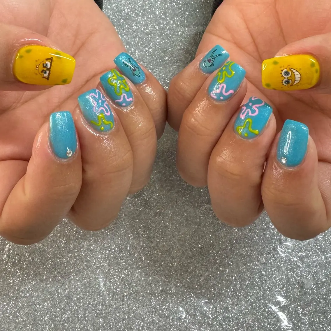 ネイル ハンドネイル VIERU 🌈🎀💖のネイルデザイン