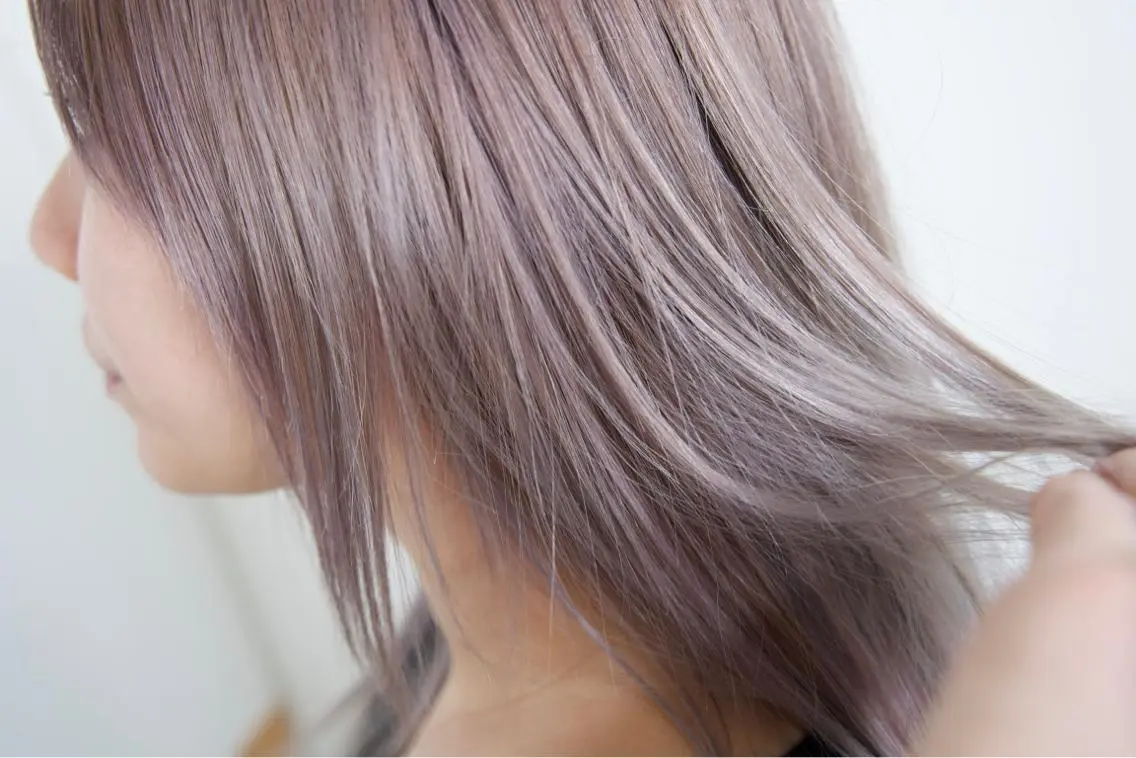 セミロング カラー グレージュ シルバー シルバーグレージュ ひらやま りょういちのヘアスタイル