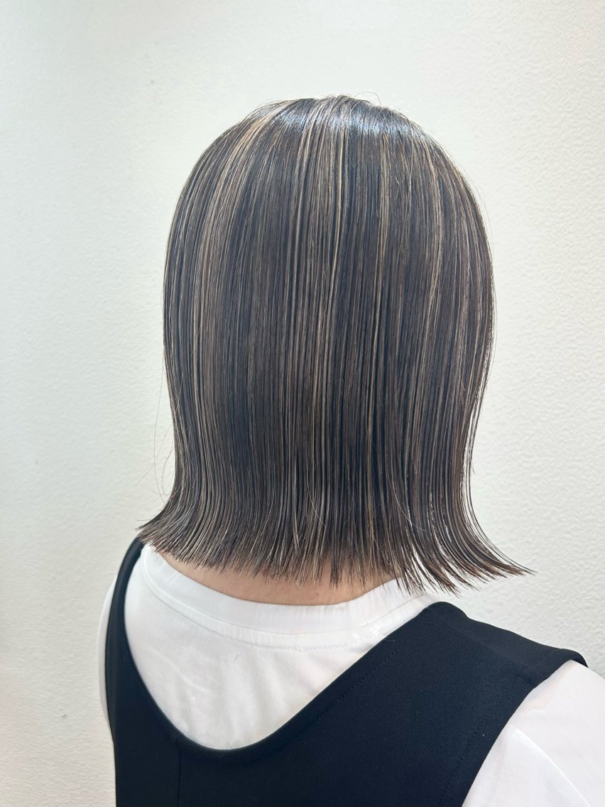 ミディアム ハイライト レイヤーカット カット ヘアカラー トリートメント Maya🦋 ハイトーン特化のヘアスタイル