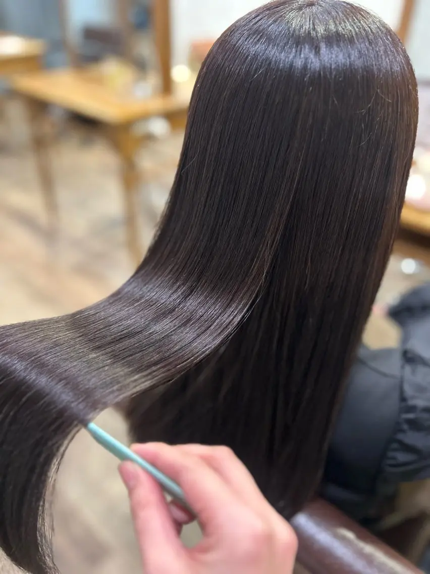ロング 山口 栞奈のヘアスタイル