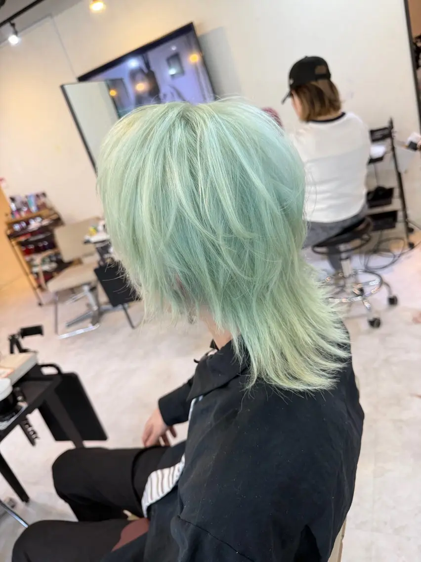 ミディアム カラー ヘアカラー 派手髪/ハイトーン/ エクステ✨ユウキのヘアスタイル