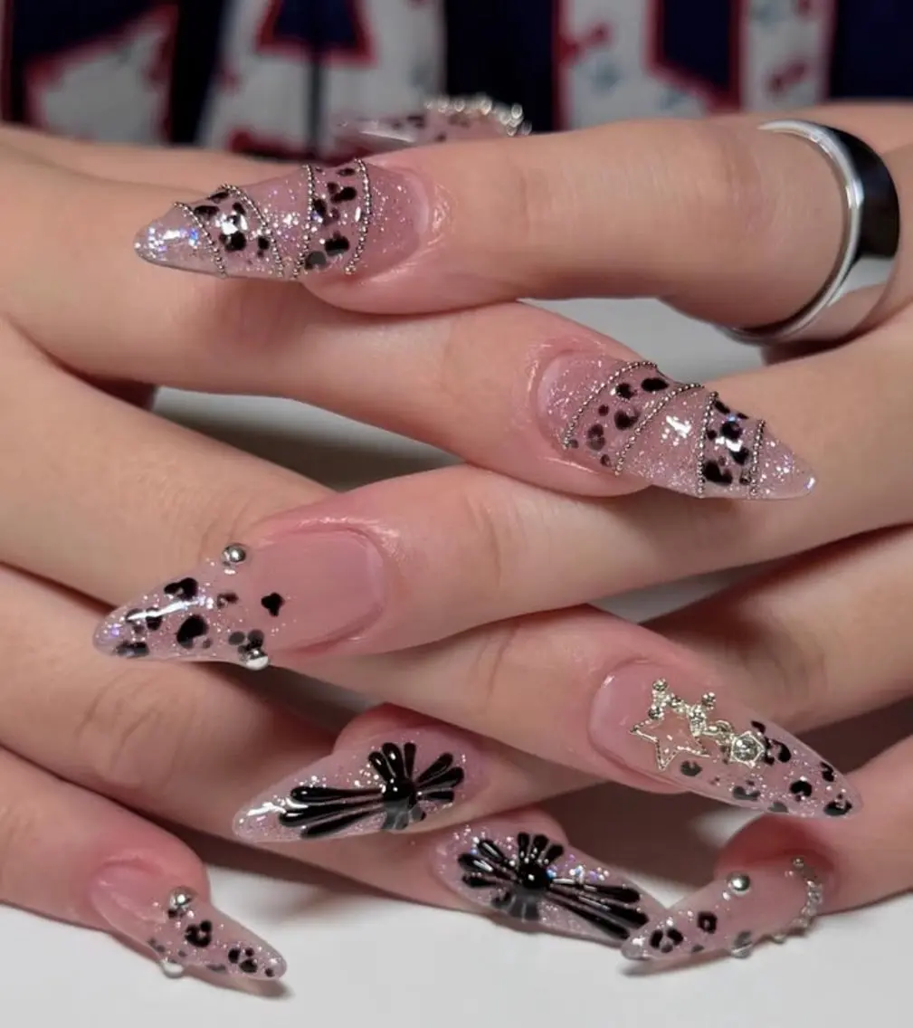 ネイル キラキラネイル 韓国ネイル マグネットネイル 持ち込み ネイルチップ ハンドネイル Himeka Bling.Nailのネイルデザイン