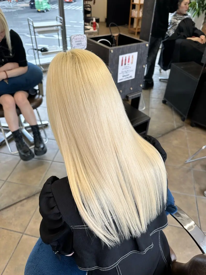 カラー ブリーチ 抜きっぱなしブロンド ブロンド ヘアカラー ブリーチカラー/ わきたちえ🌻のヘアスタイル