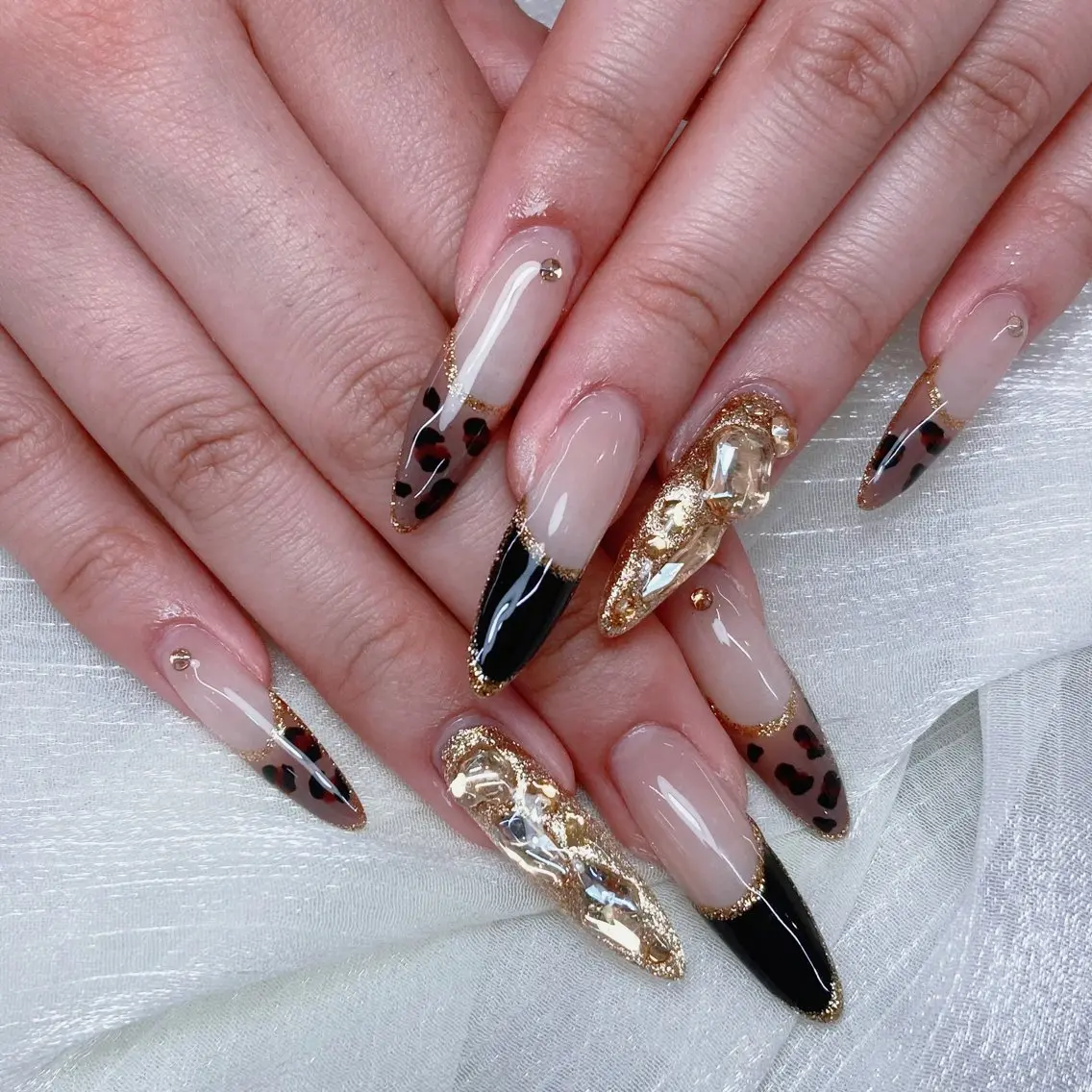 チップ長さ出し10本やり放題💅持ち込みデザイン⭕️ストーン限定パーツ付け放題🎀の写真