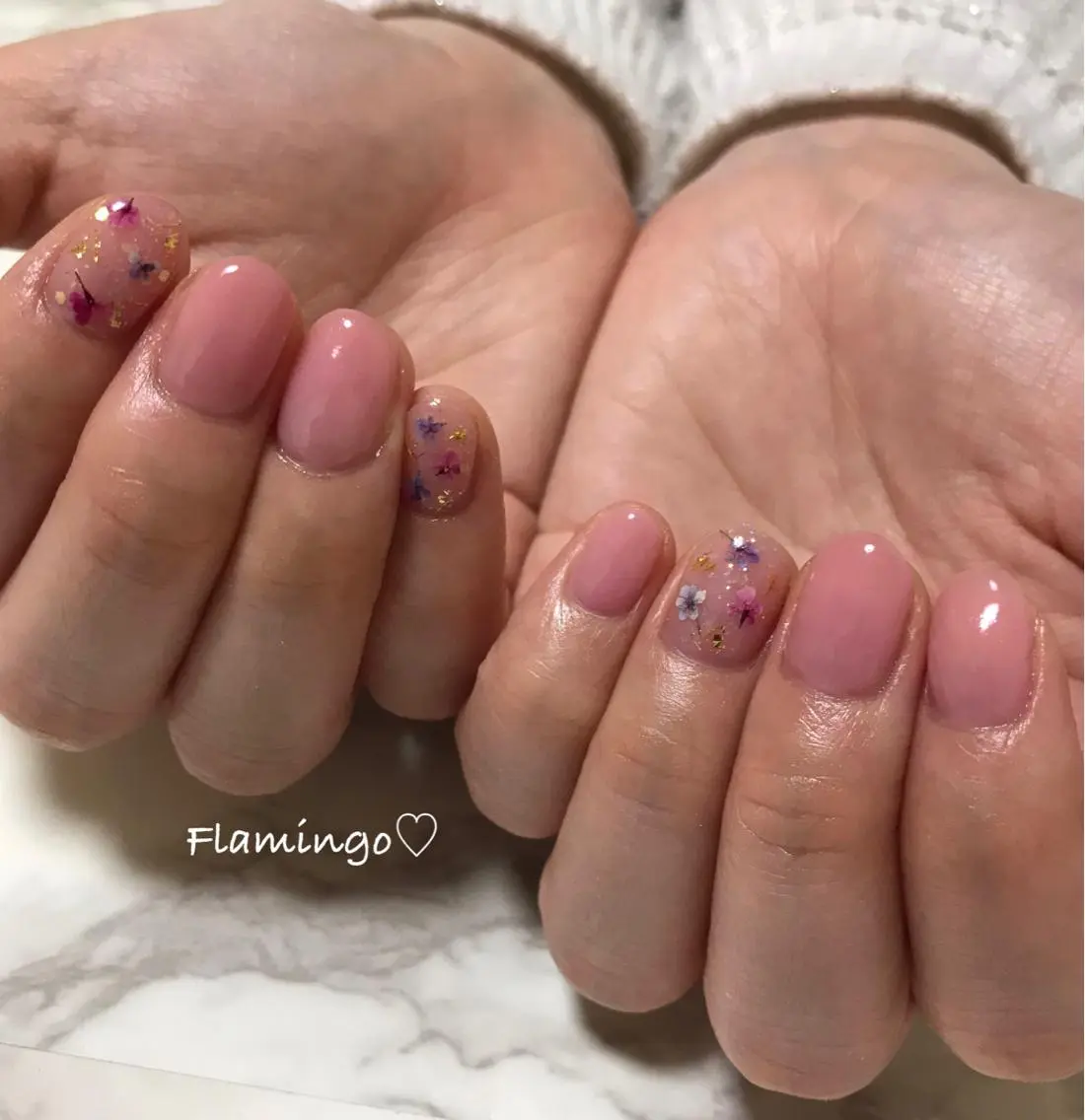 ネイル フラワーネイル キラキラネイル ラメ(グリッター) オフィスネイル ワンカラーネイル フィルイン/爪育成♡ 40代からのサロンのネイルデザイン