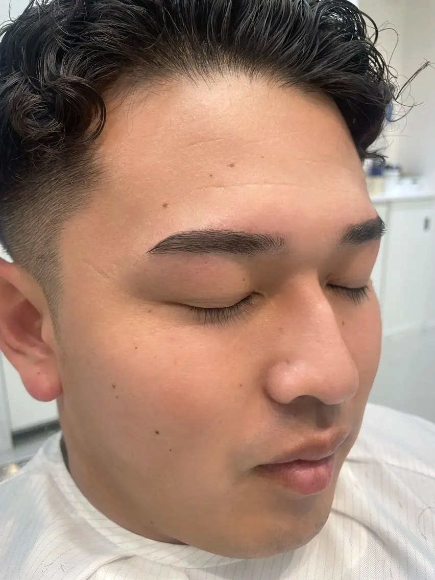 【20分で垢抜け】𝗠𝗲𝗻𝘀眉𝗪𝗔𝗫+眉カット👦🏻★時短&印象チェンジ✨の写真