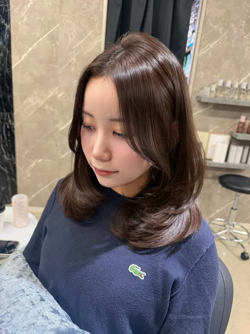ミディアム カラー カット ヘアカラー caho／ レイヤー カット 韓国ヘア♡のヘアスタイル