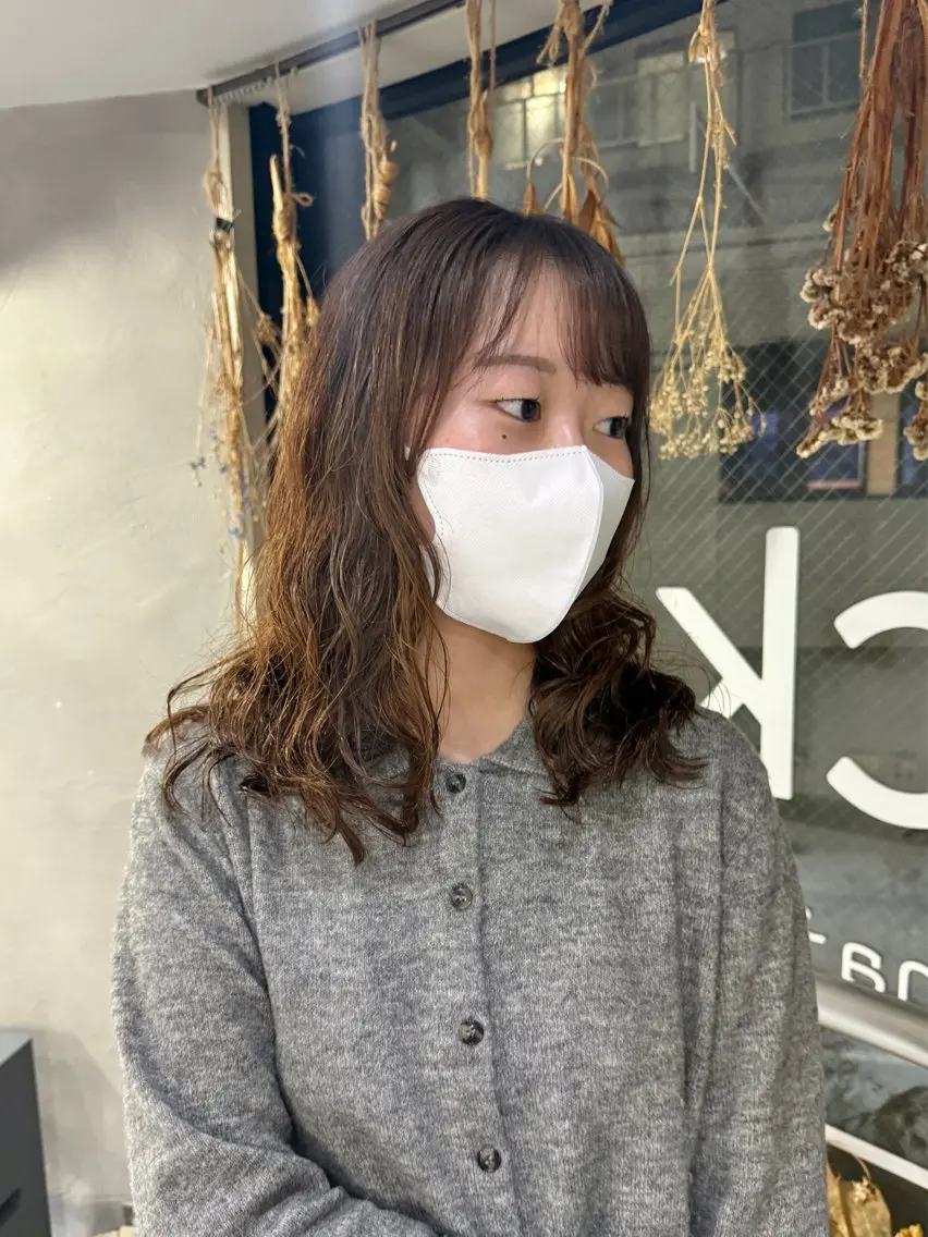 セミロング パーマ ウルフ レイヤー パーマ🪐MANAのヘアスタイル