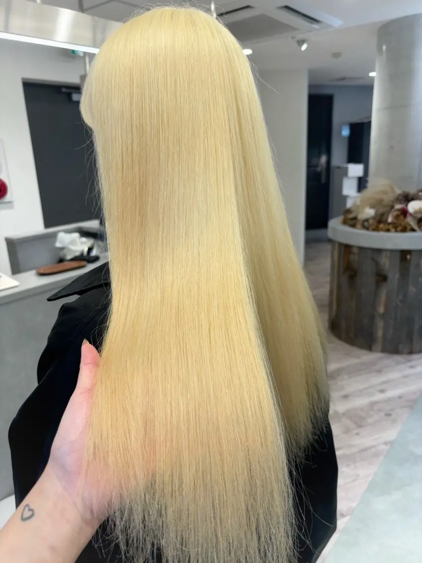 ムラ直し、暗染め歴、ハイトーンカラー✨️ブリーチ2回+カラー🌼プチトリートメント付き!!の写真