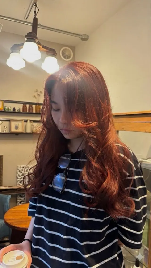 ロング 甲斐 真桜のヘアスタイル