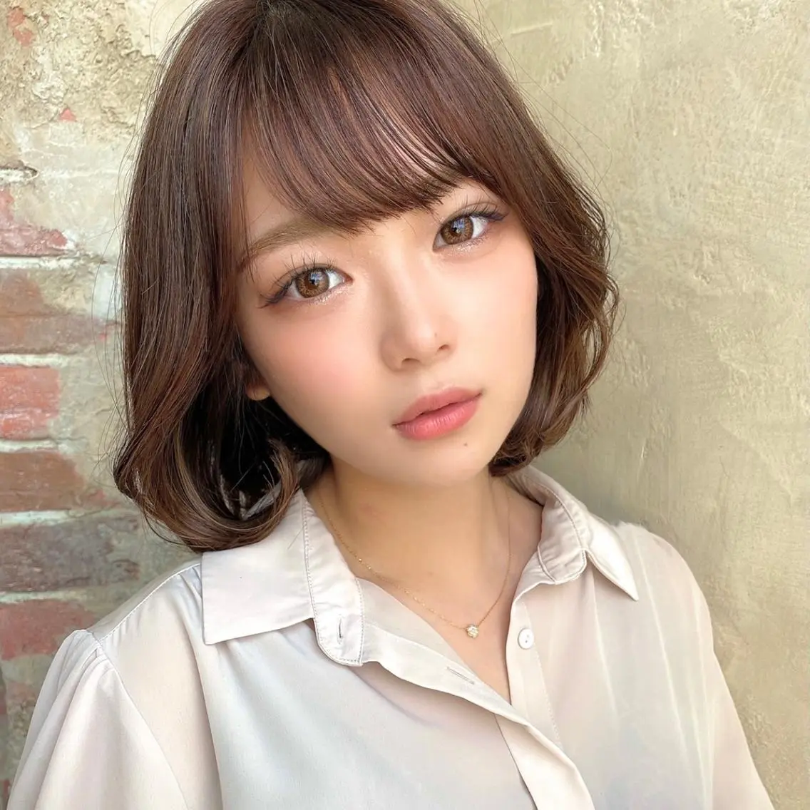 ミディアム カラー パーマ ヘアアレンジ イルミナカラー ボブ 髪質改善 韓国風ヘア トリートメント 骨格別小顔カット/ 顔周りカット/金井のヘアスタイル