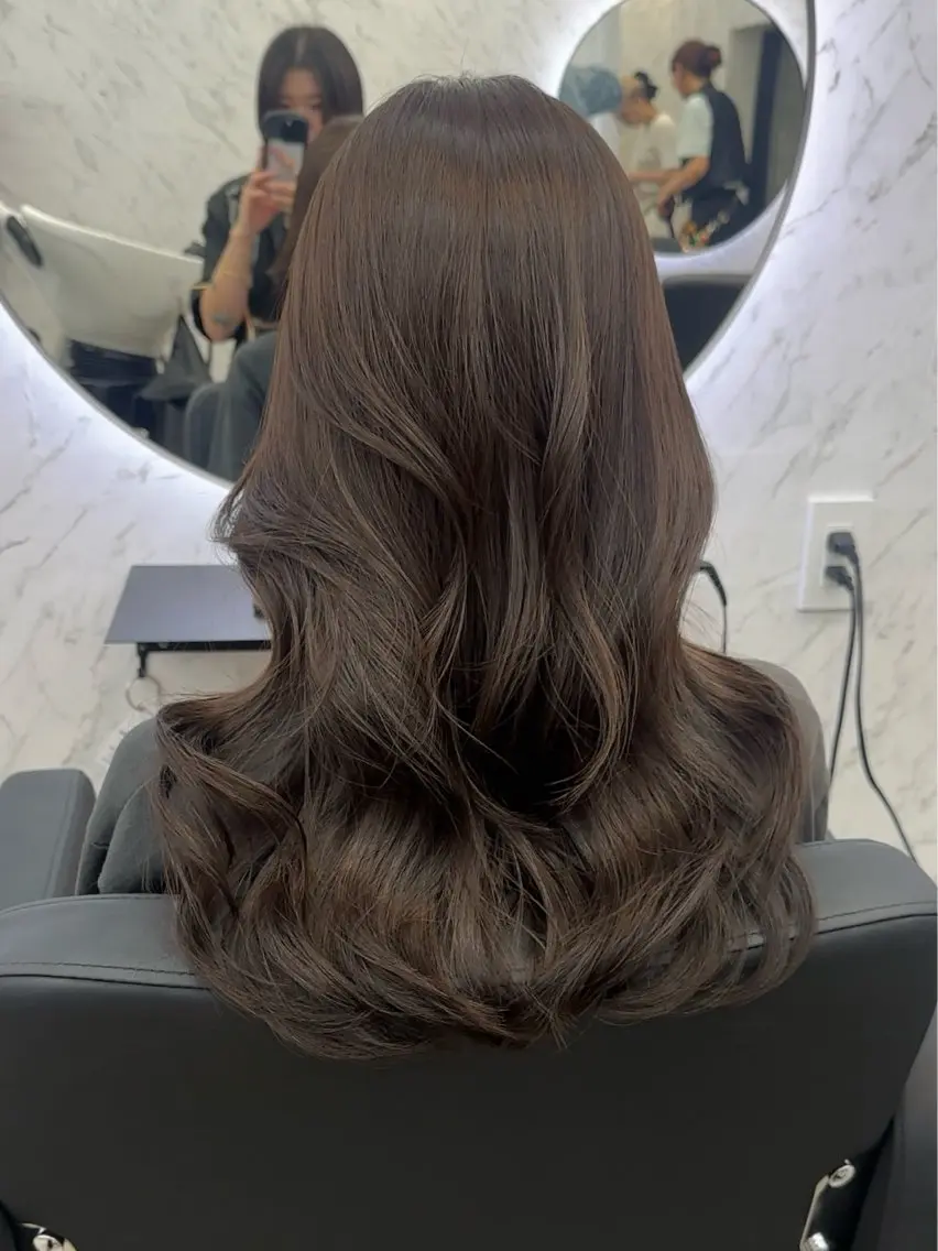 ロング カラー ベージュカラー 遠藤沙也加 /レイヤーカットのヘアスタイル