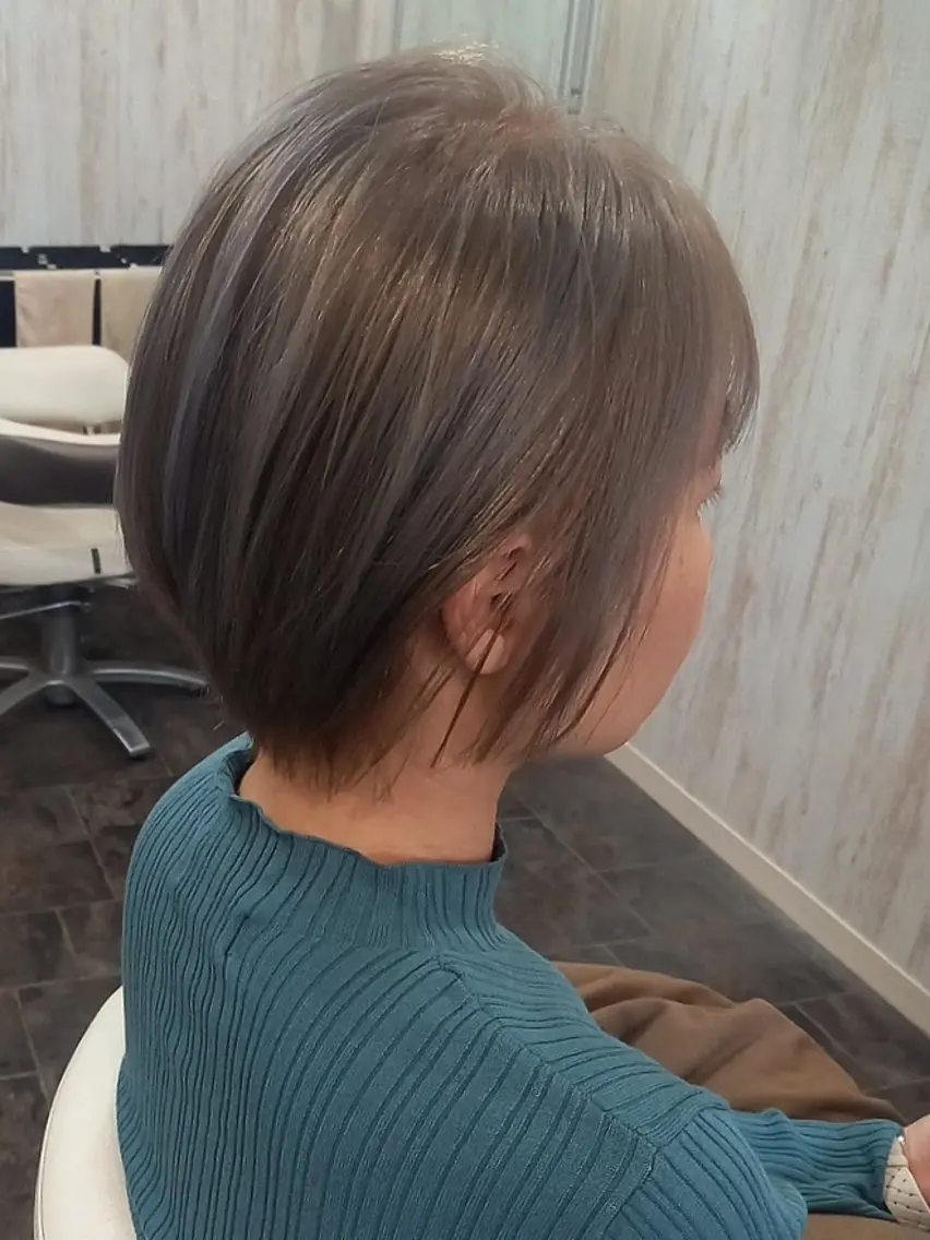 カラー ショート ダブルカラー グレージュ 斉藤 啓太のヘアスタイル