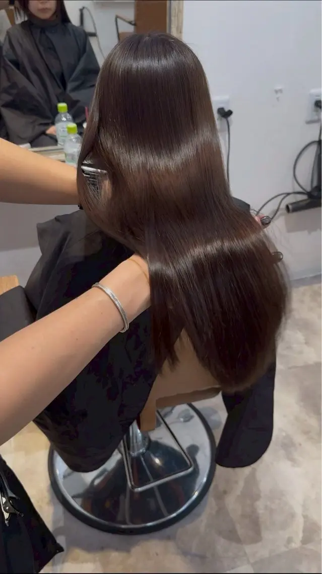 ロング 西山 るいのヘアスタイル