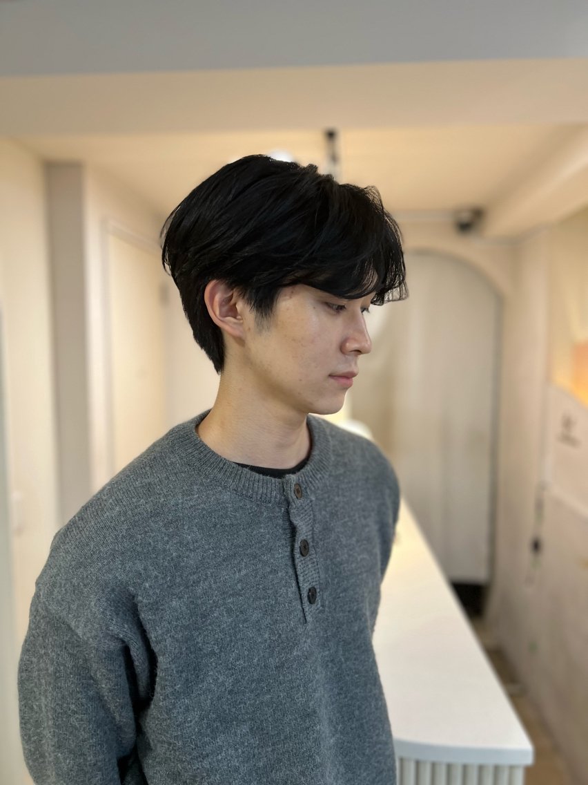 メンズ センターパート メンズハイライト メンズ韓国風 メンズパーマ 刈り上げ カット トリートメント ✨men's特化 kyousukeのヘアスタイル