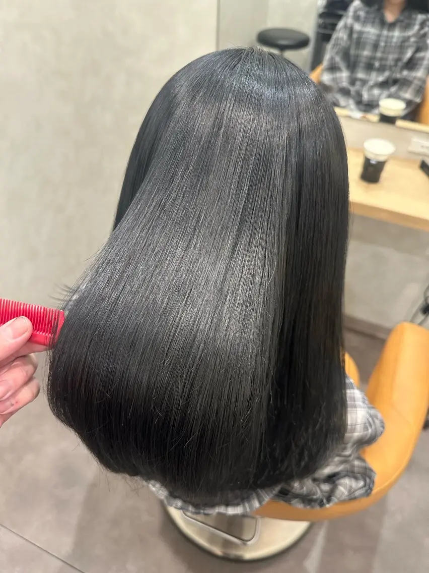 セミロング カラー トリートメント ヘアカラー トリートメント 髪質改善カラー デザインカラーあらげのヘアスタイル