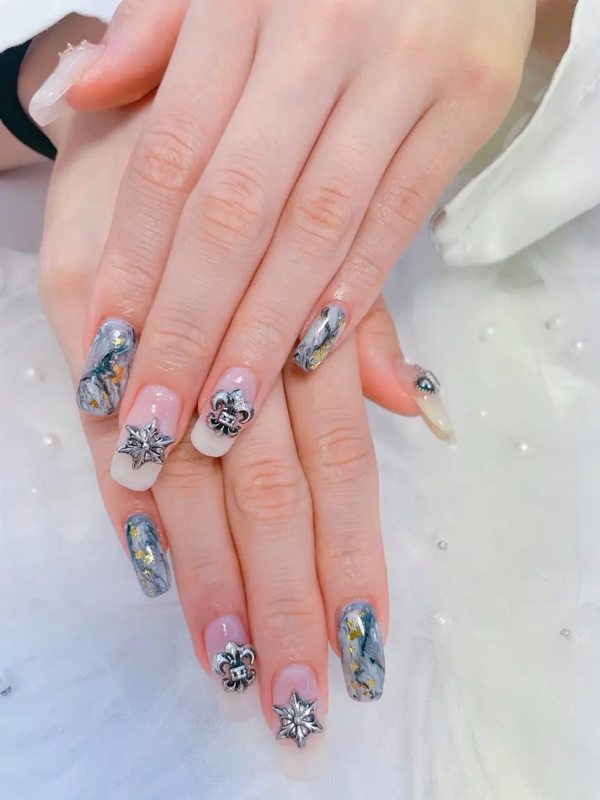 ネイル 持ち込み 💫ゆか_ Nailartistのネイルデザイン