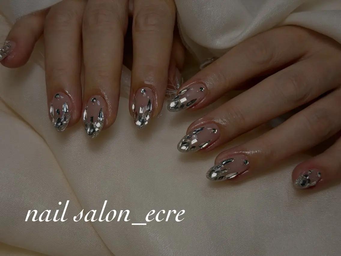 ネイル フレンチネイル ストーンネイル ハンドネイル フットネイル nail salon _ecre_のネイルデザイン