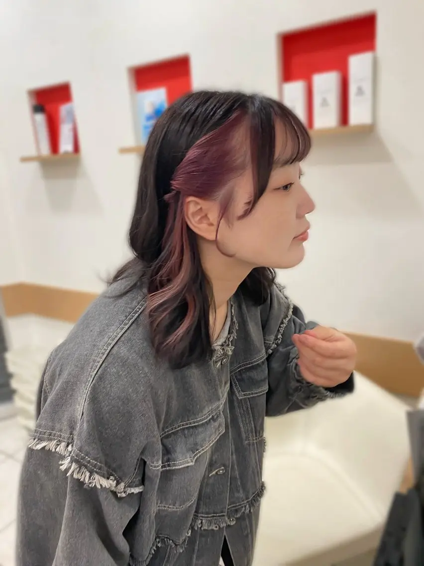 ミディアム カラー ミストバング フェイスフレーミング Rouge mieuxのヘアスタイル