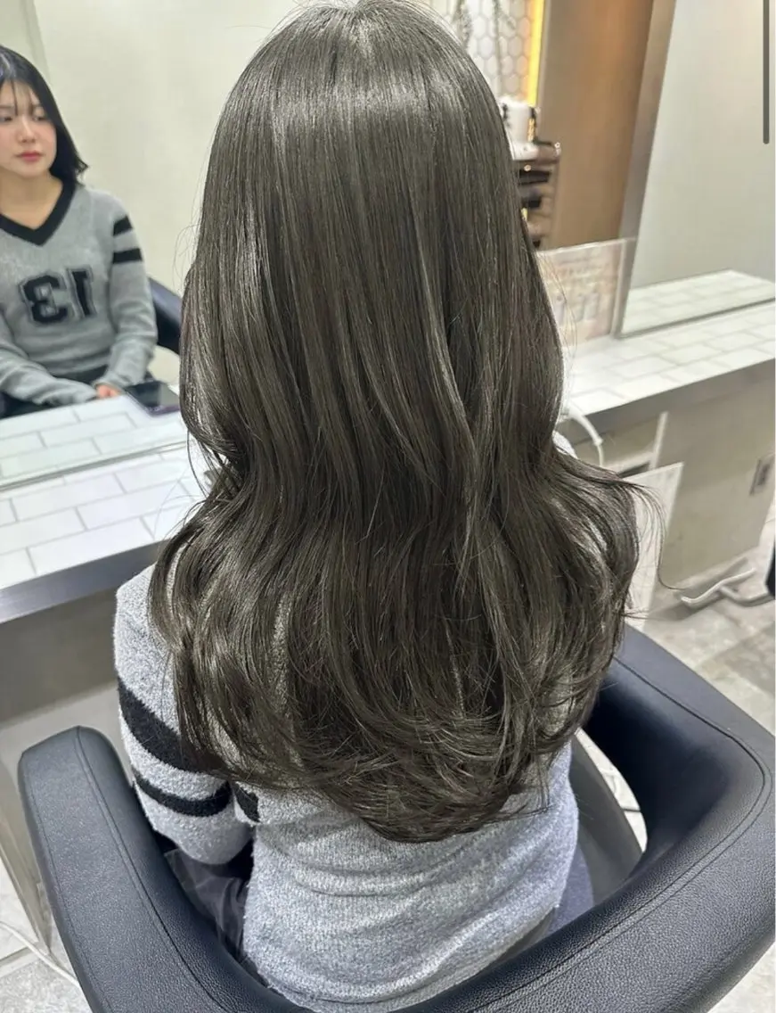 ロング トリウミ カホのヘアスタイル