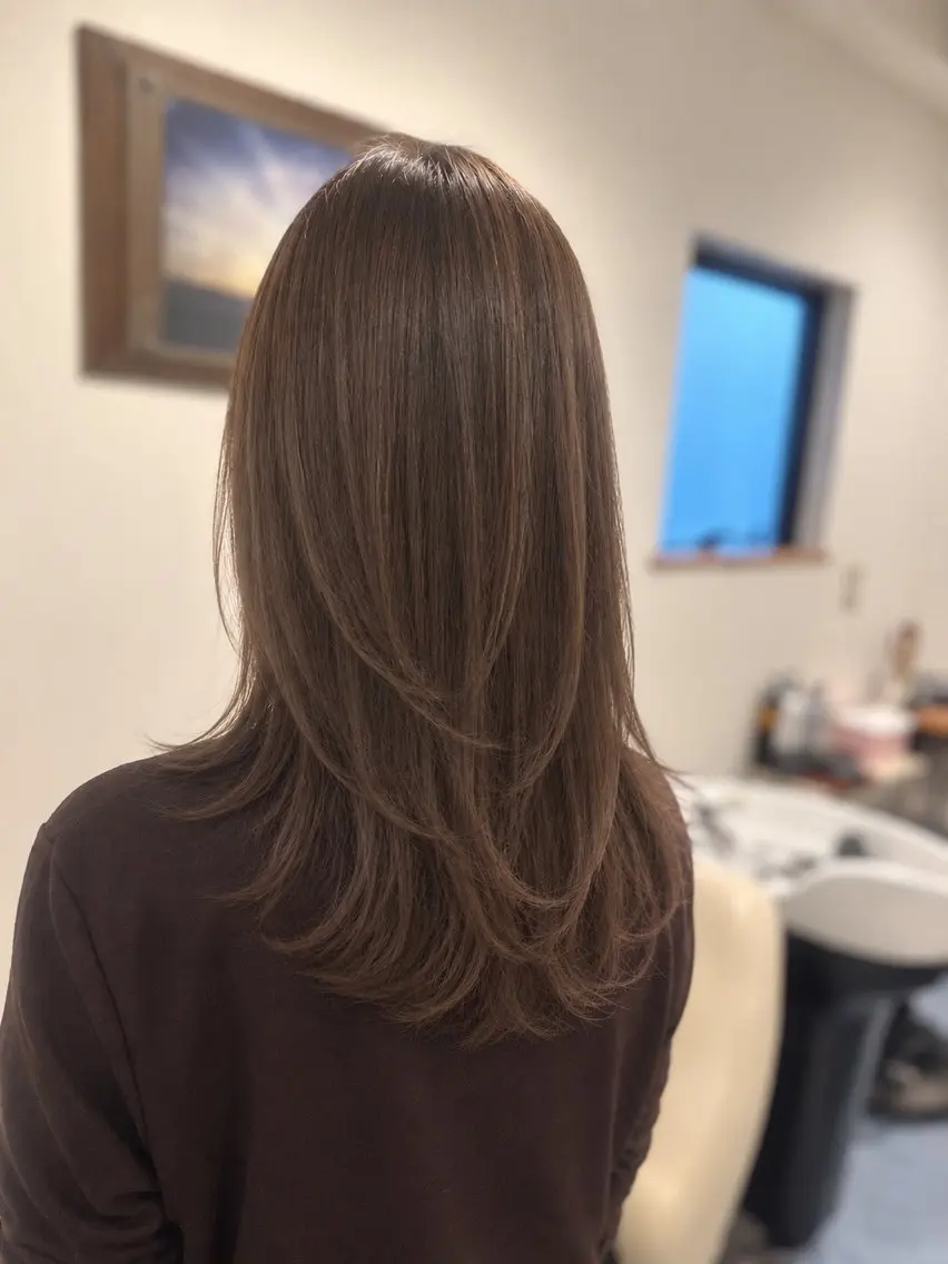 ロング レイヤーカット カット ヘアカラー uchida erikoのヘアスタイル