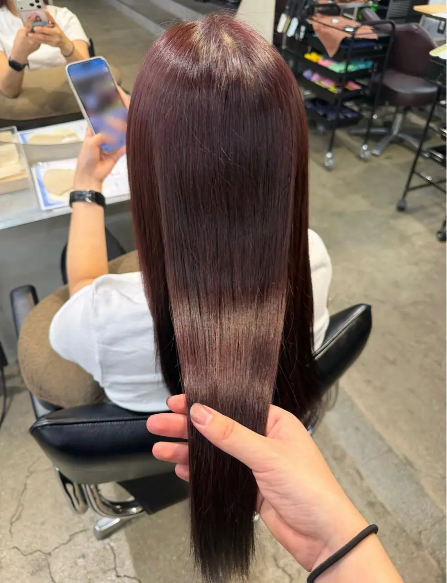 ロング カラー レッドカラー ヘアカラー ハタオカ サキのヘアスタイル