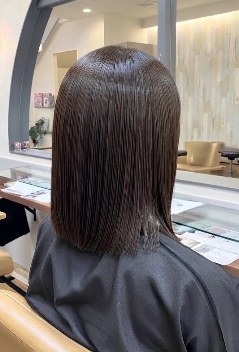 ミディアム カラー 松下 沙織のヘアスタイル