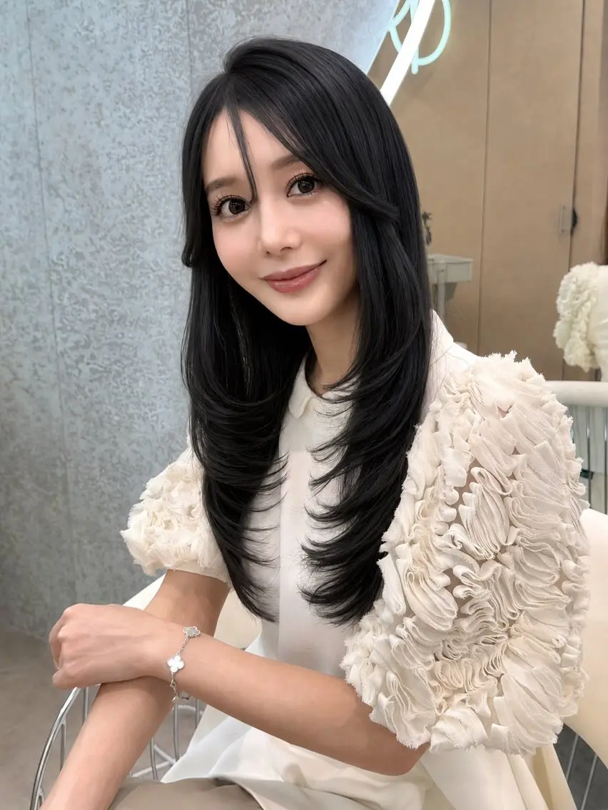 ロング ヘアアレンジ 韓国風ヘア レイヤーカット 小顔カット カット ヘアカラー トリートメント ヘアセット 大宮ブリーチ縮毛⭕️ 暗髪レイヤーしょうまのヘアスタイル
