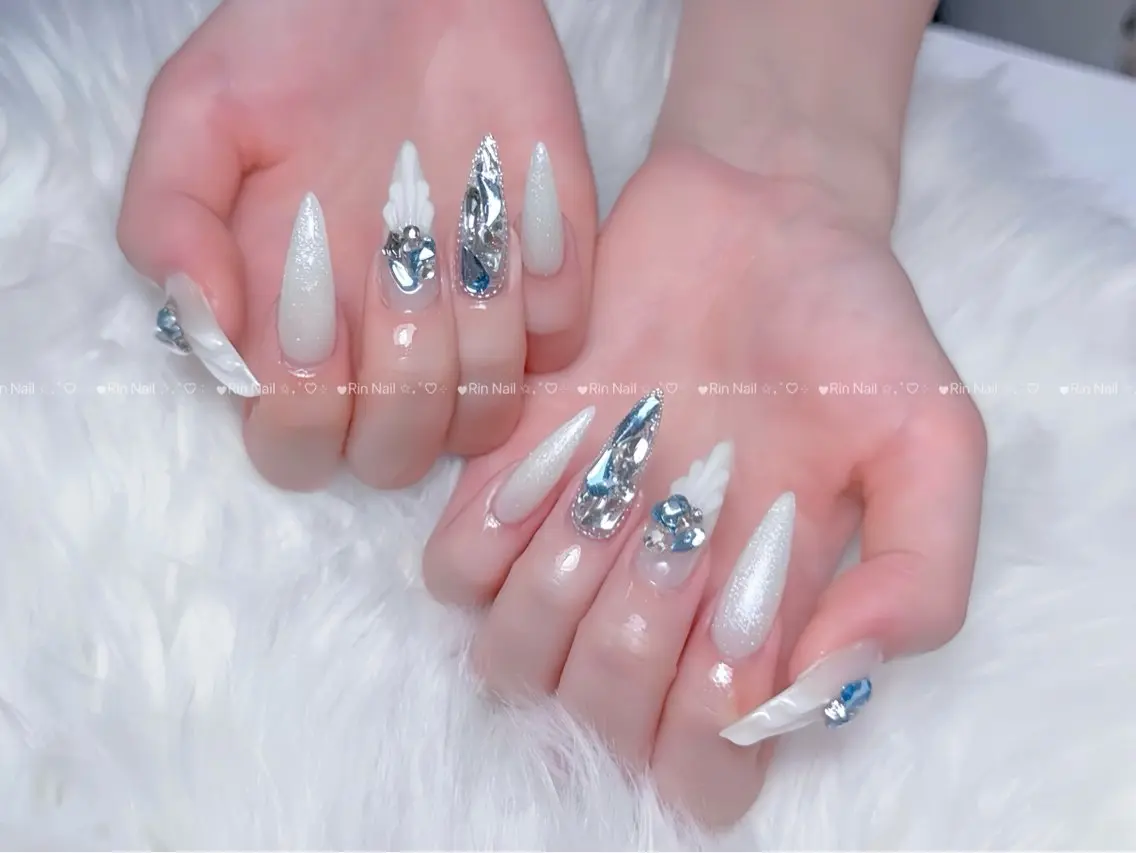 ネイル オーロラネイル ブルー フラッシュネイル フラワーネイル フットネイル ハンドネイル Rin Nail 新大久保店のネイルデザイン