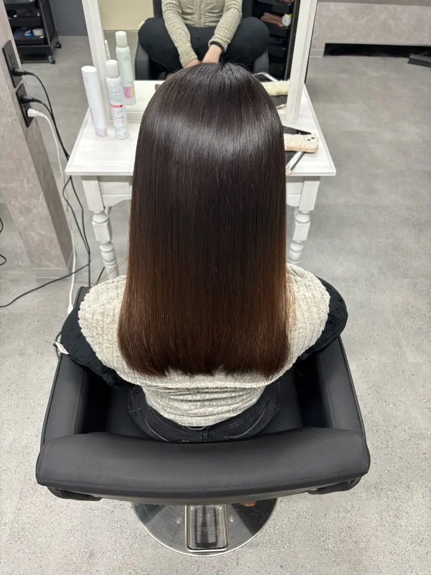 ロング かがみ/メンテナンス カット無料のヘアスタイル