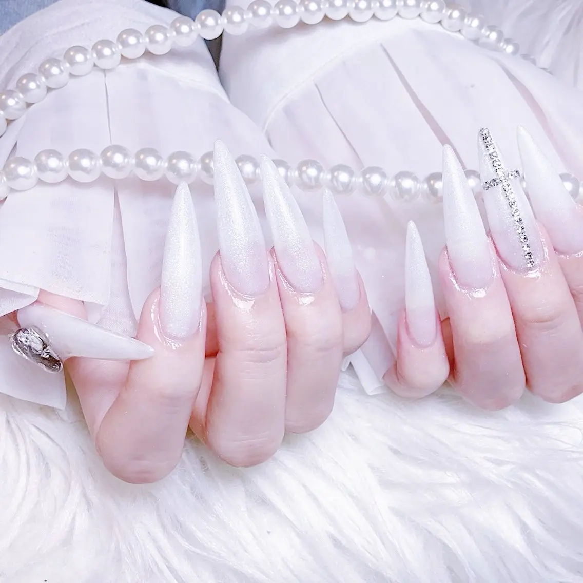 ネイル チークネイル 長さ出し フラワーネイル フレンチネイル ガーリー NEW NAIL 池袋のネイルデザイン
