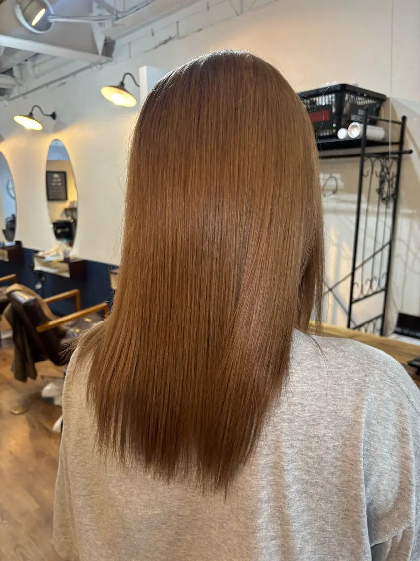 セミロング ヘアカラー 平田 渚唯のヘアスタイル