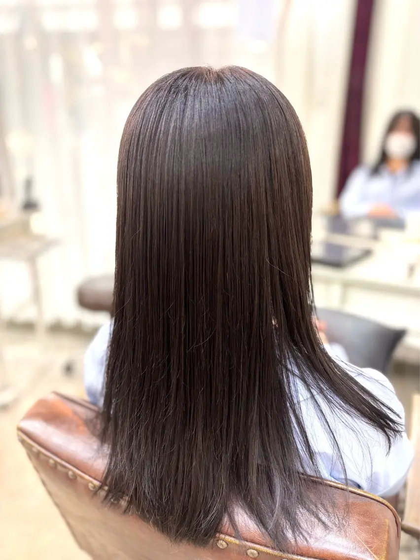 ミディアム カラー アッシュ ブラウンカラー 透明感カラー ヘアカラー トリートメント 艶髪‎カラー🤍 RIKAのヘアスタイル