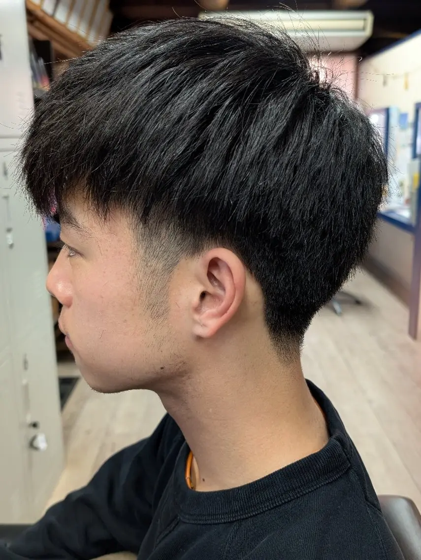 ショート メンズ マッシュ ツーブロック 本田 圭輔のヘアスタイル