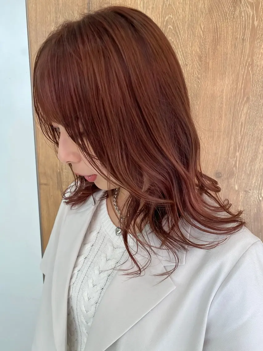 ミディアム カラー 小坂 麻綾のヘアスタイル