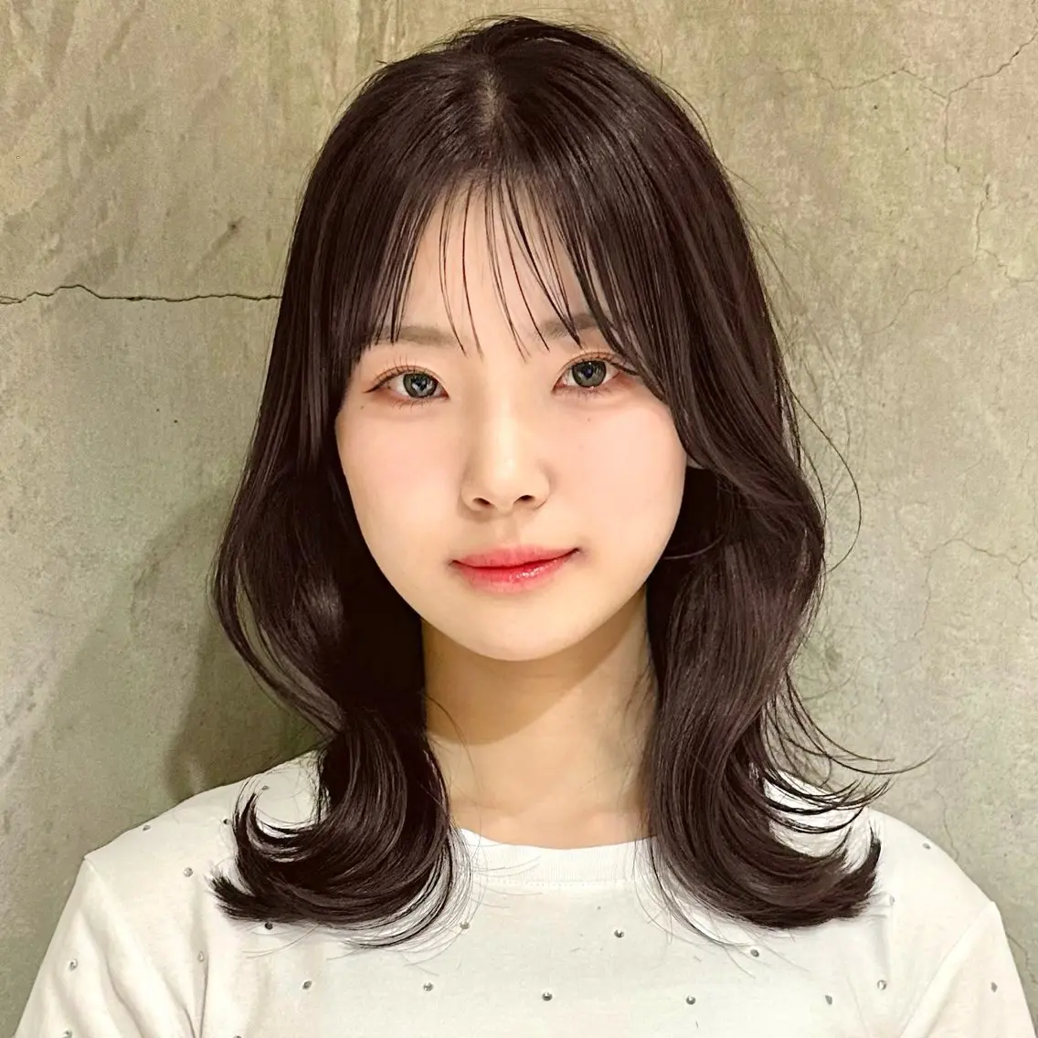 ミディアム カット ヘアカラー トリートメント 🌹ハッシュカット、 レイヤー韓国ヘア🌹のヘアスタイル