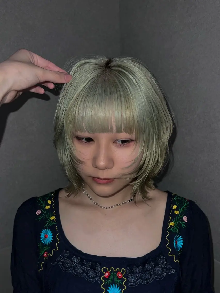 ミディアム 抜け感レイヤー/ 透明感カラー/Aoiのヘアスタイル