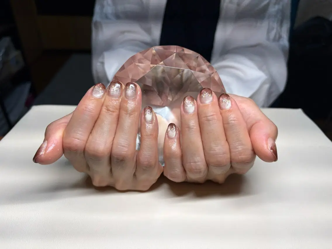 ネイル ブラウン グラデーション ラメ(グリッター) Rainbow Moonのネイルデザイン