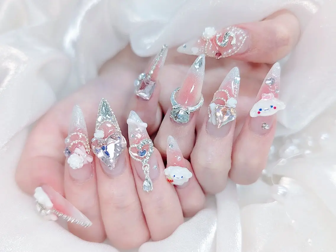 ネイル 長さ出し ジェルネイル キラキラネイル ラメ(グリッター) ニュアンスネイル Chouette Nailのネイルデザイン