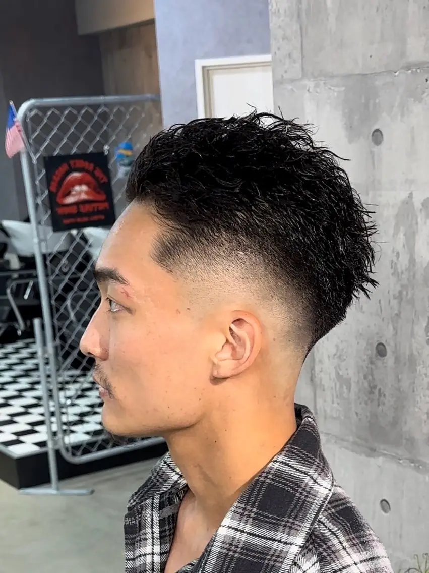 ショート 👑パーマの王様👑 【メンズ専門店】のヘアスタイル