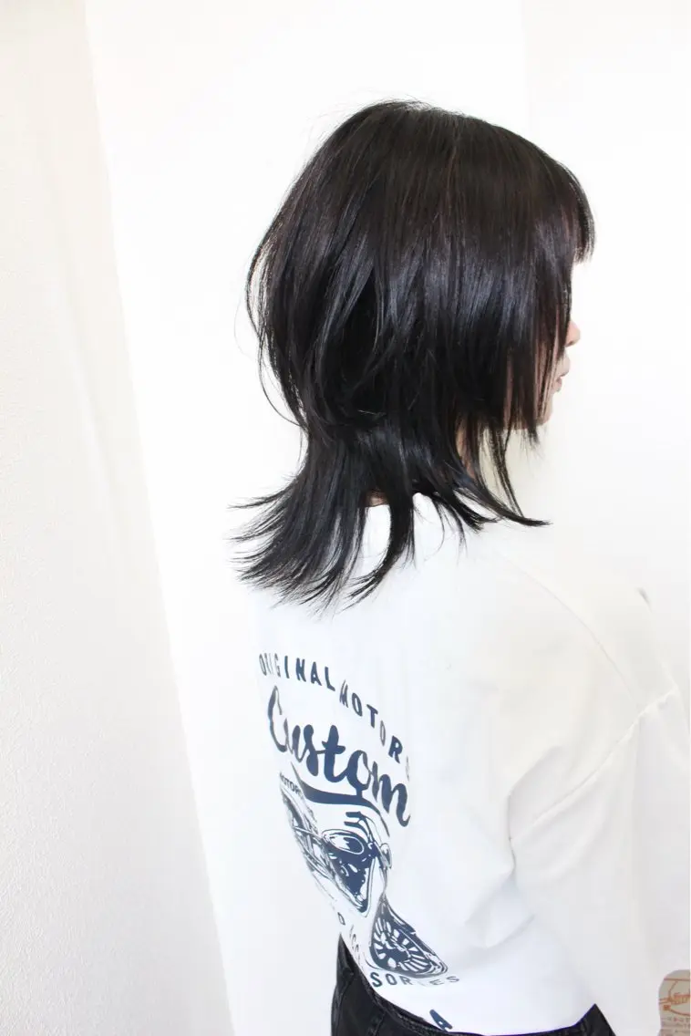 ミディアム カラー 黒髪 ボブ レイヤーカット ウルフカット カット ヘアカラー 土居 正季のヘアスタイル