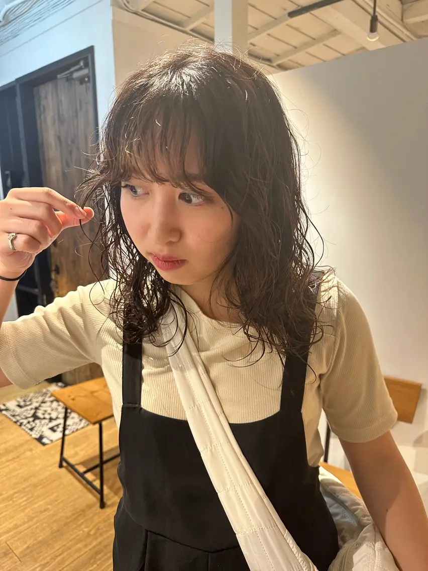 ミディアム パーマ ミディアムパーマ くせ毛 ニュアンスパーマ ヘッドスパ nanaka/ レイヤーカットのヘアスタイル
