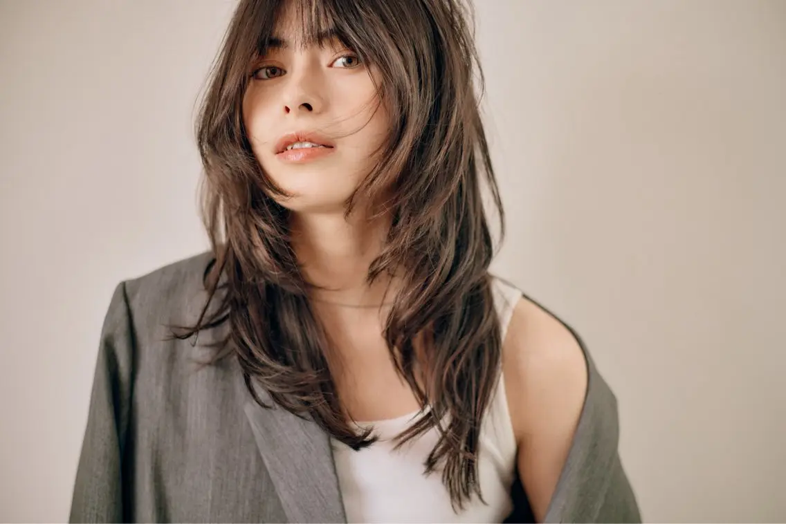 セミロング タケノウチ アユムのヘアスタイル