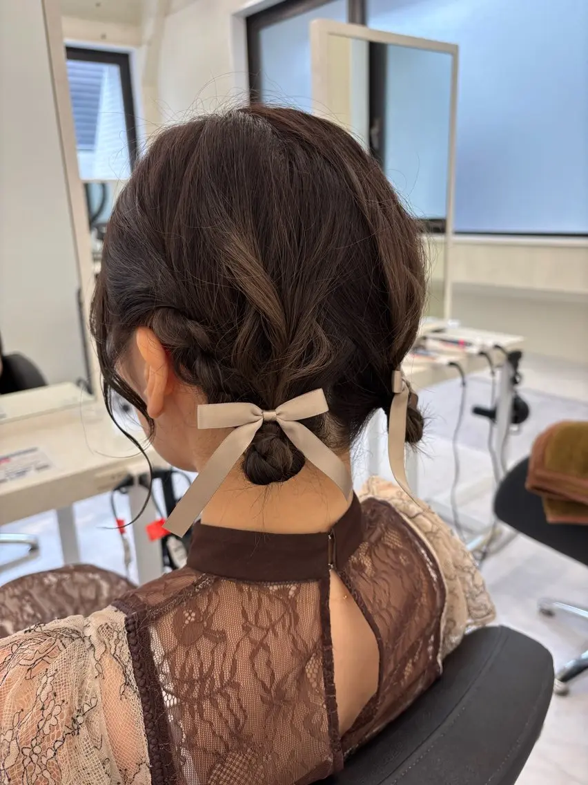 ショート ヘアアレンジ お団子ヘア 結婚式・ブライダル デート ヘアセット Ayano🎀似 合わせ×透明感🎀のヘアスタイル