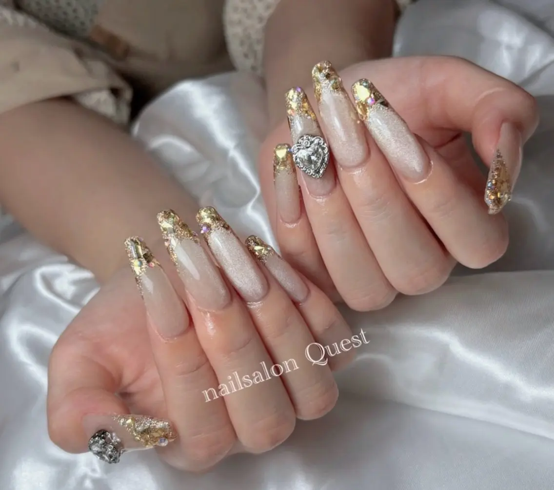 ネイル フレンチネイル ガラスフレンチ キラキラネイル nailsalon Questのネイルデザイン