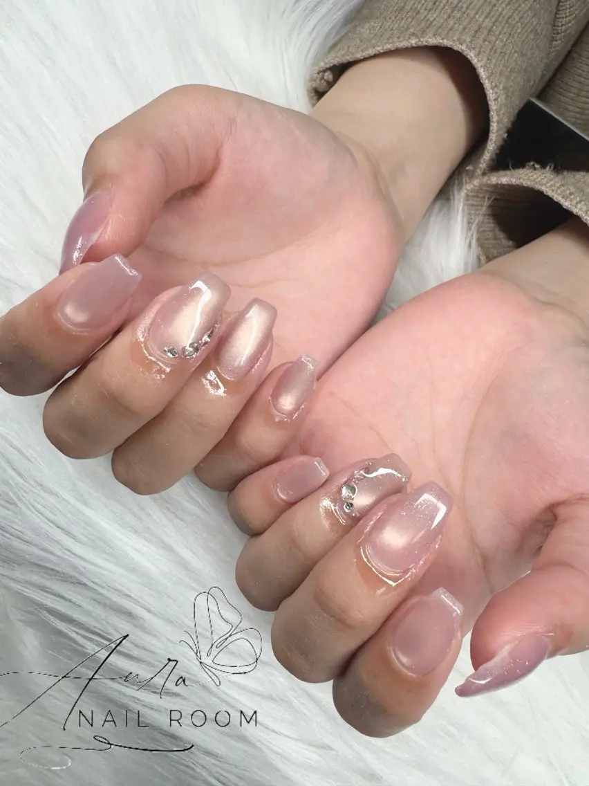 ネイル Luna (Aura nail room)のネイルデザイン